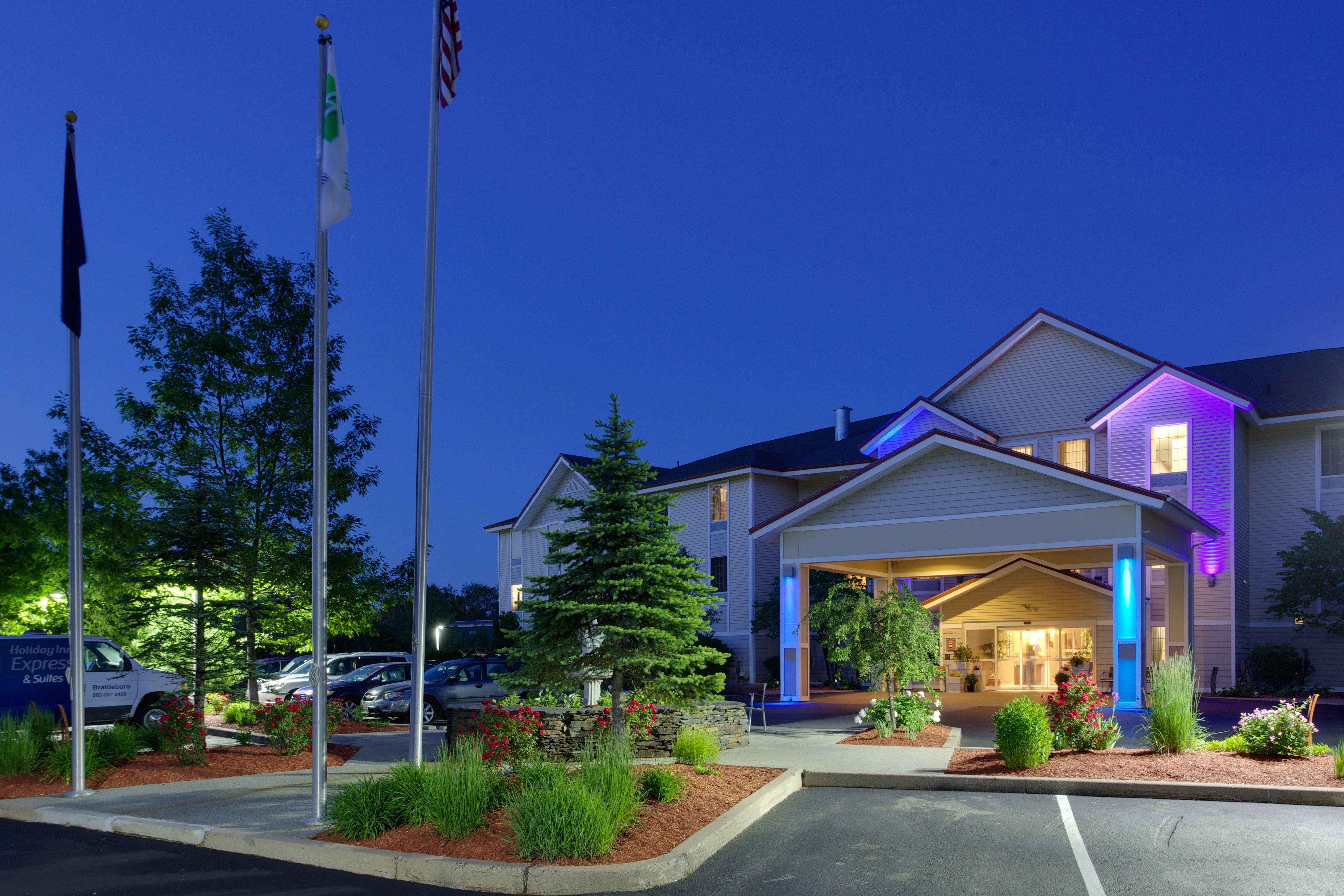 Holiday Inn Express Hotel & Suites Brattleboro By Ihg Extérieur photo