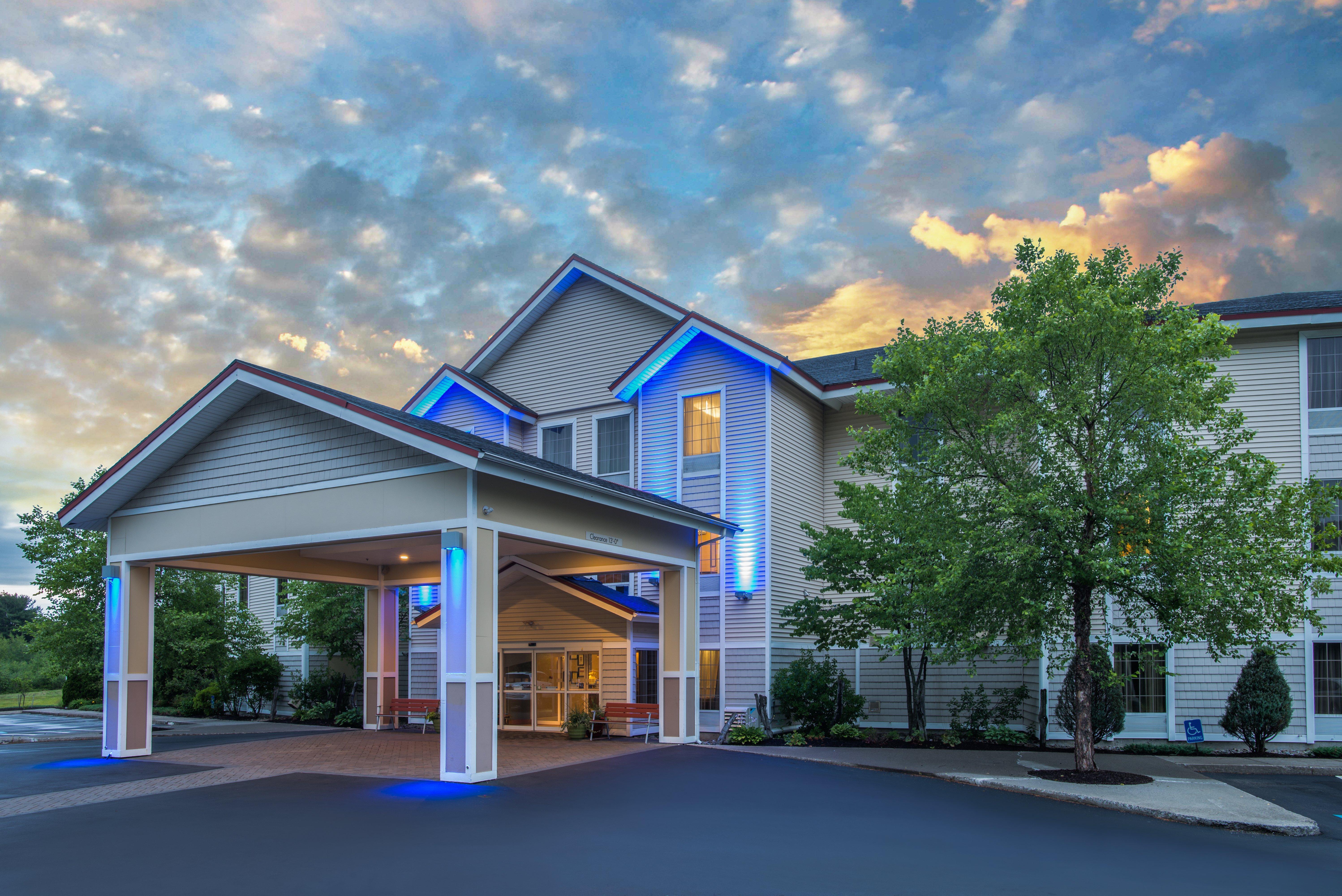 Holiday Inn Express Hotel & Suites Brattleboro By Ihg Extérieur photo