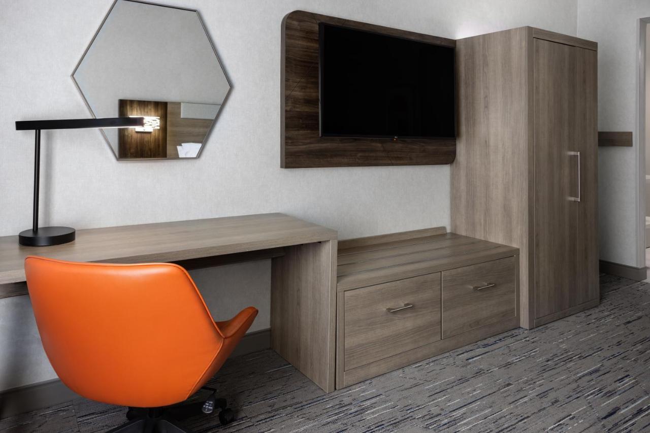 Holiday Inn Express Hotel & Suites Brattleboro By Ihg Extérieur photo