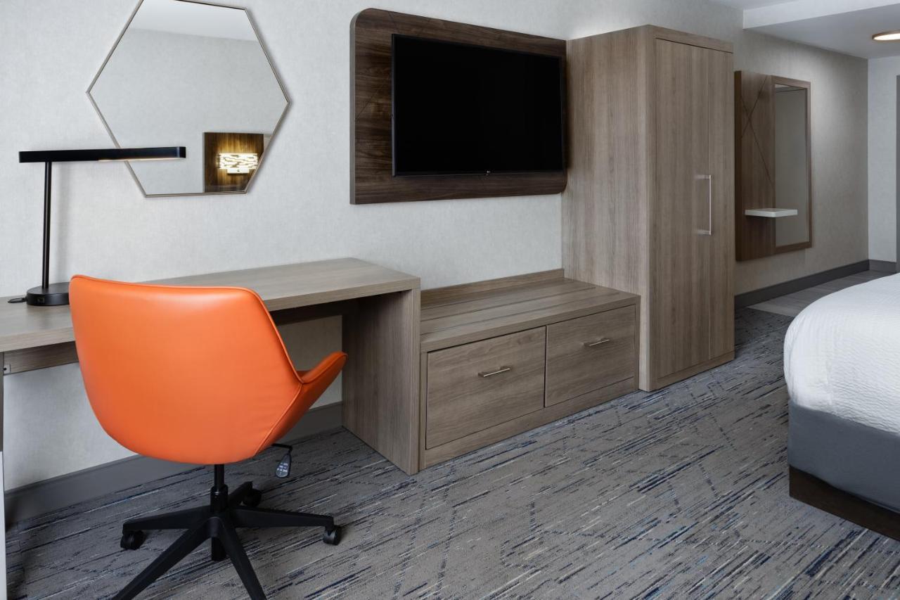 Holiday Inn Express Hotel & Suites Brattleboro By Ihg Extérieur photo