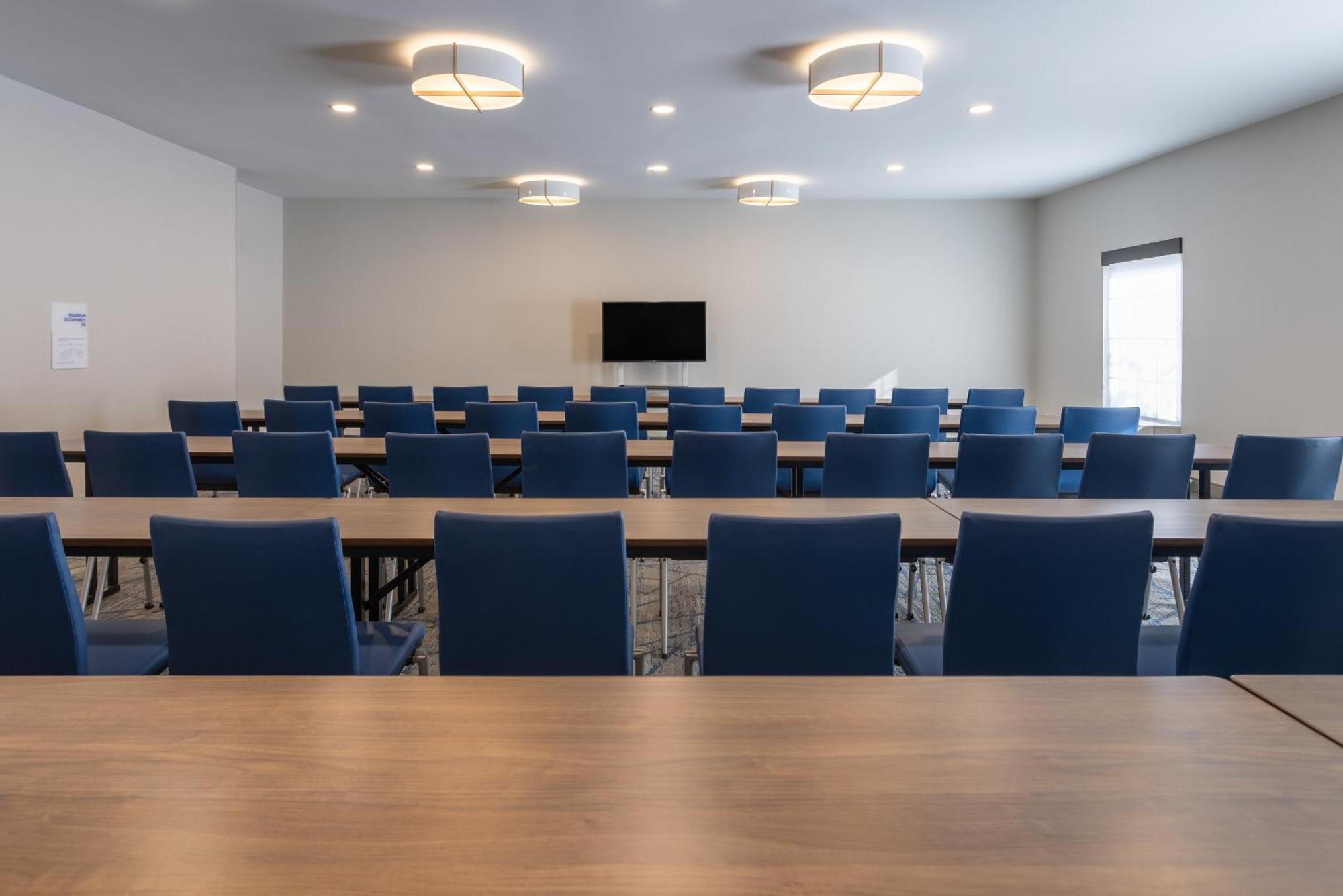 Holiday Inn Express Hotel & Suites Brattleboro By Ihg Extérieur photo