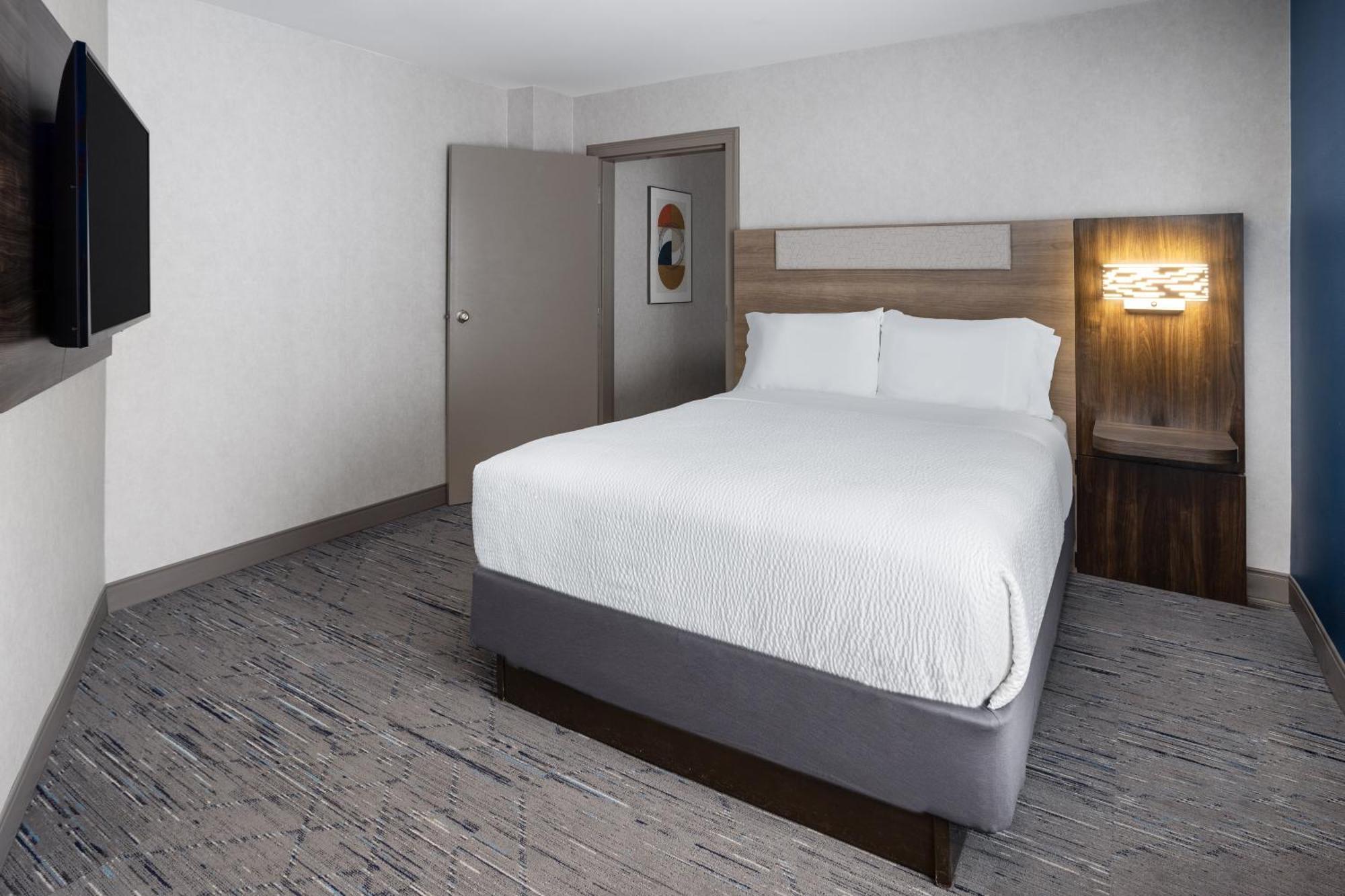 Holiday Inn Express Hotel & Suites Brattleboro By Ihg Extérieur photo