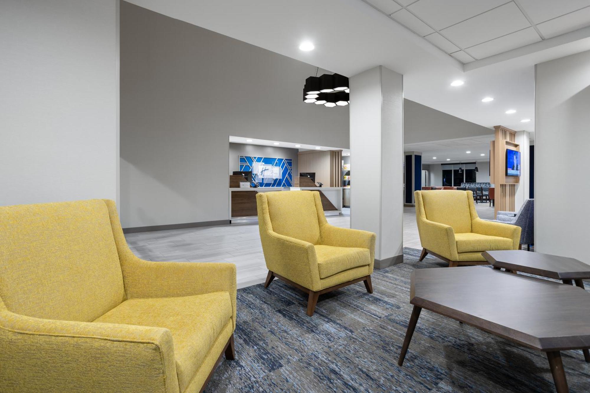Holiday Inn Express Hotel & Suites Brattleboro By Ihg Extérieur photo