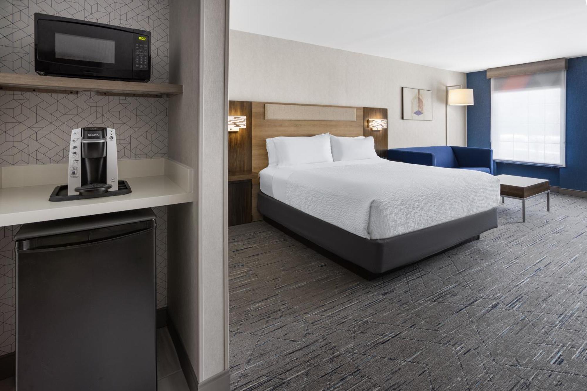 Holiday Inn Express Hotel & Suites Brattleboro By Ihg Extérieur photo