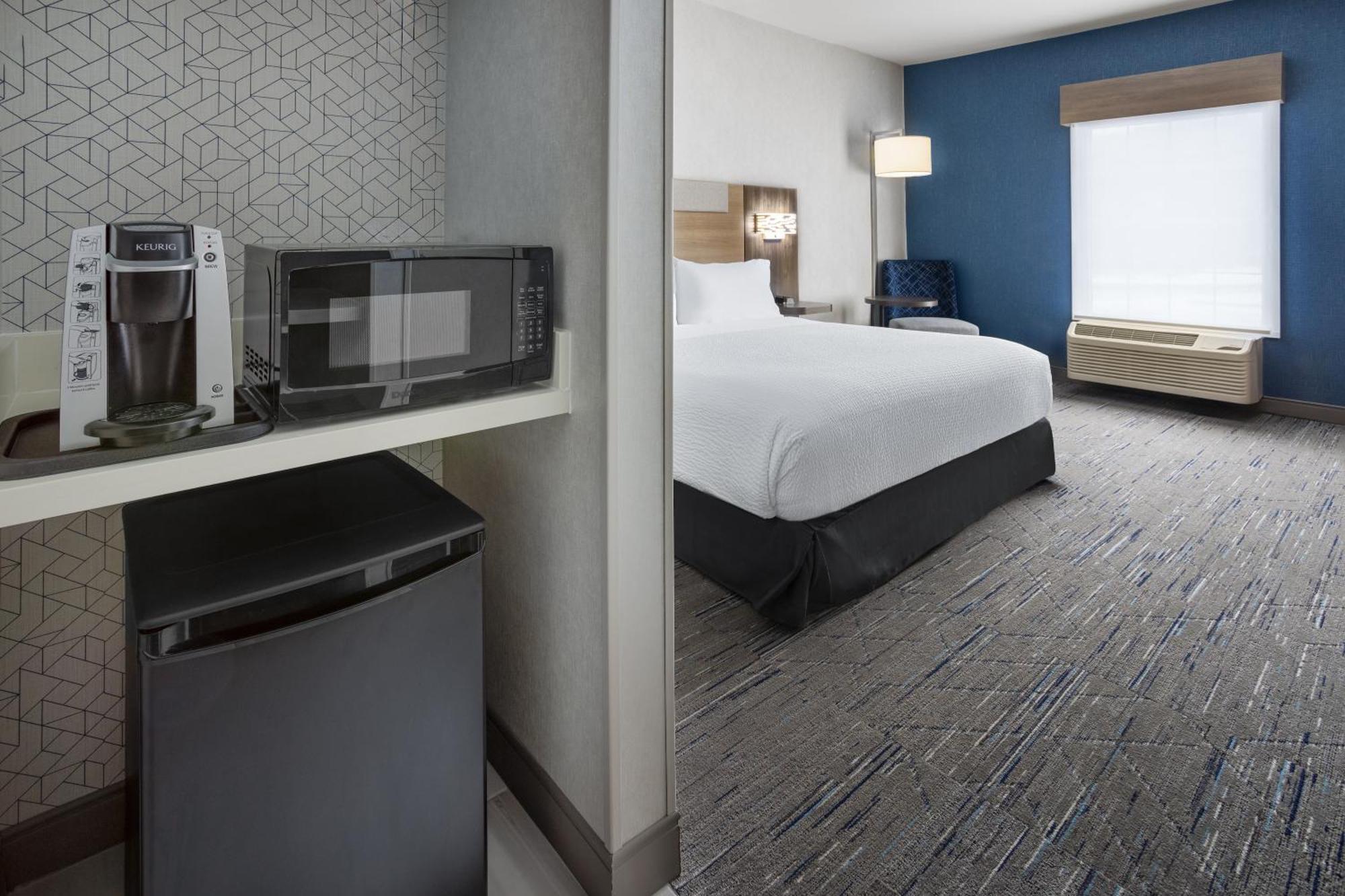 Holiday Inn Express Hotel & Suites Brattleboro By Ihg Extérieur photo