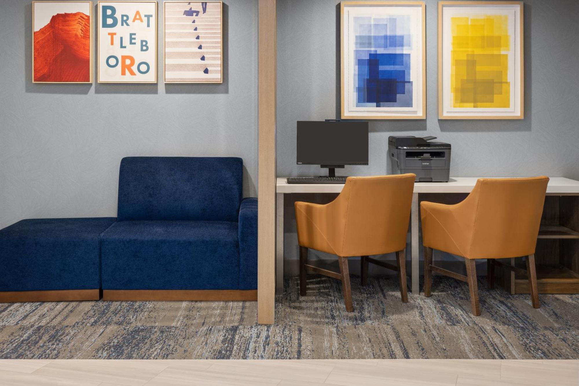 Holiday Inn Express Hotel & Suites Brattleboro By Ihg Extérieur photo