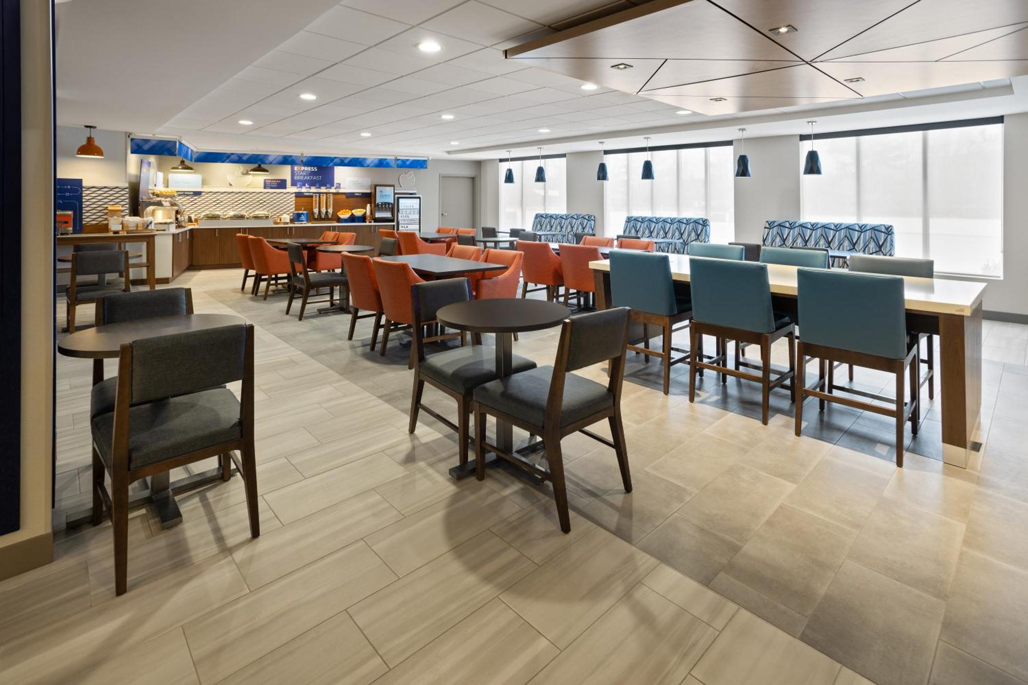 Holiday Inn Express Hotel & Suites Brattleboro By Ihg Extérieur photo