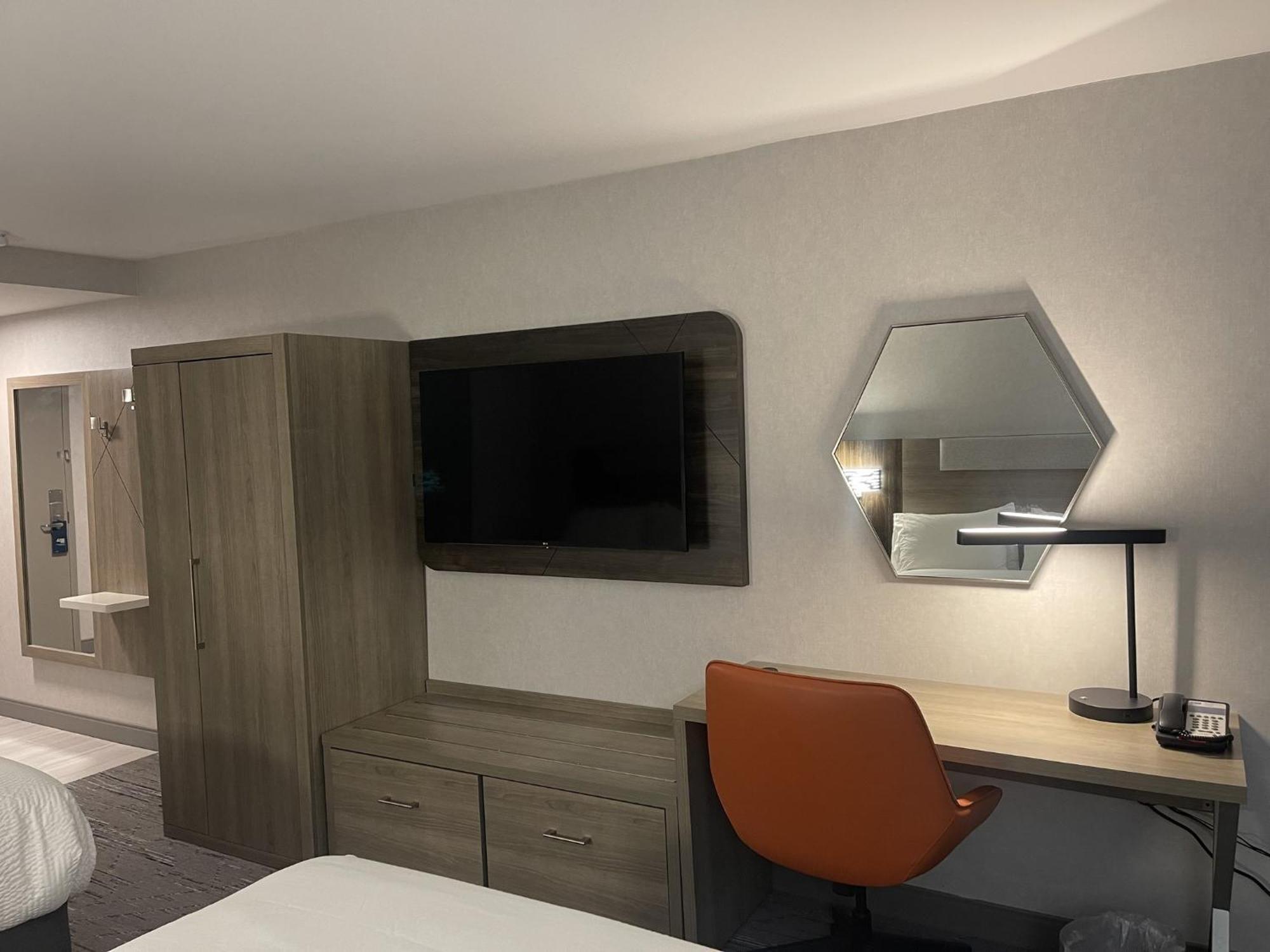 Holiday Inn Express Hotel & Suites Brattleboro By Ihg Extérieur photo