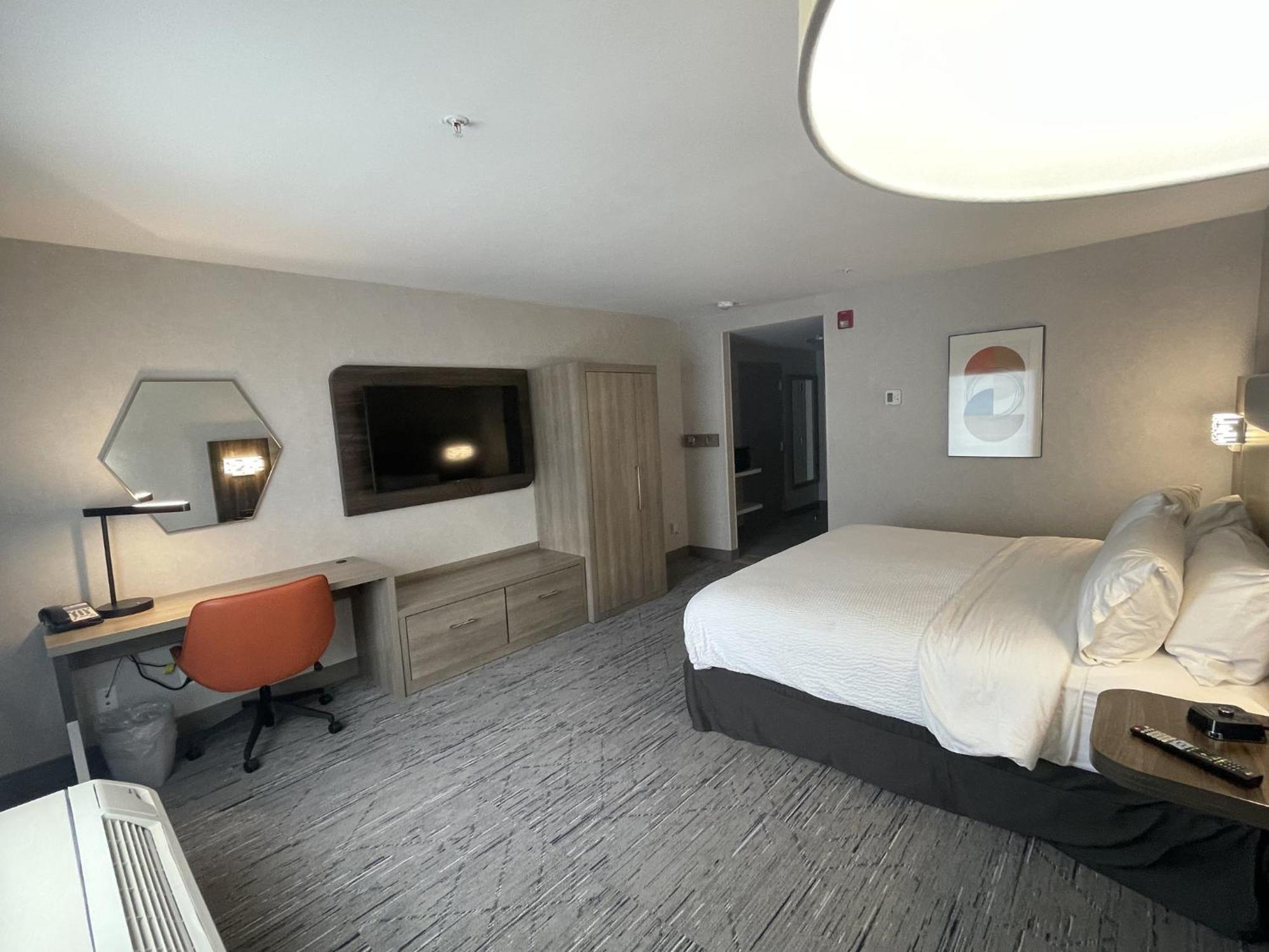 Holiday Inn Express Hotel & Suites Brattleboro By Ihg Extérieur photo