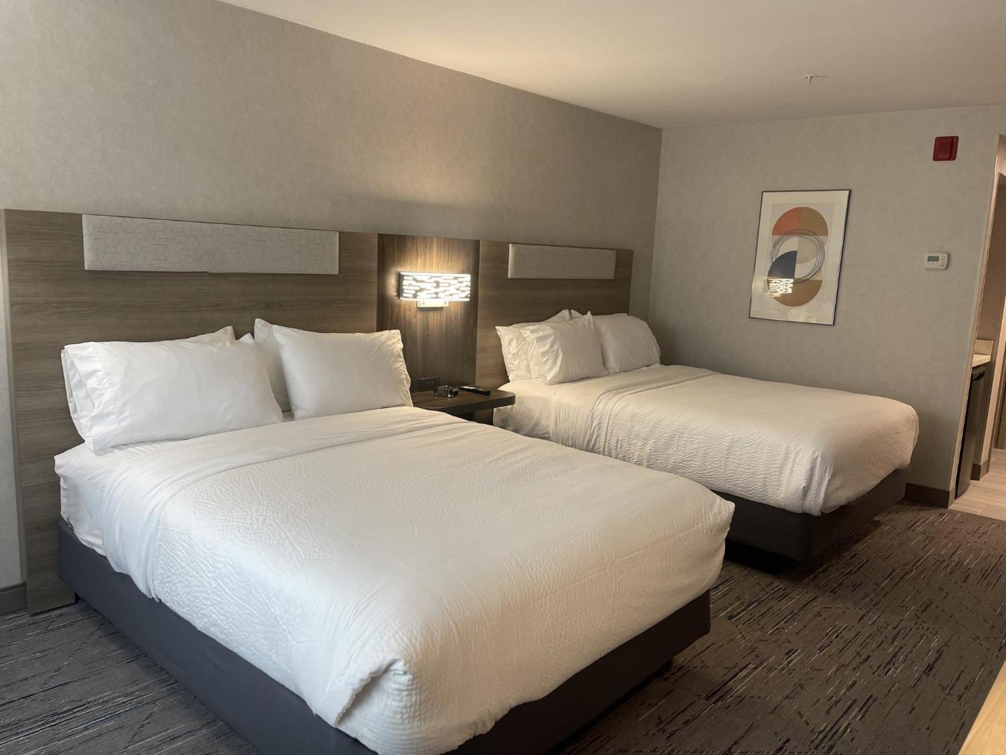 Holiday Inn Express Hotel & Suites Brattleboro By Ihg Extérieur photo