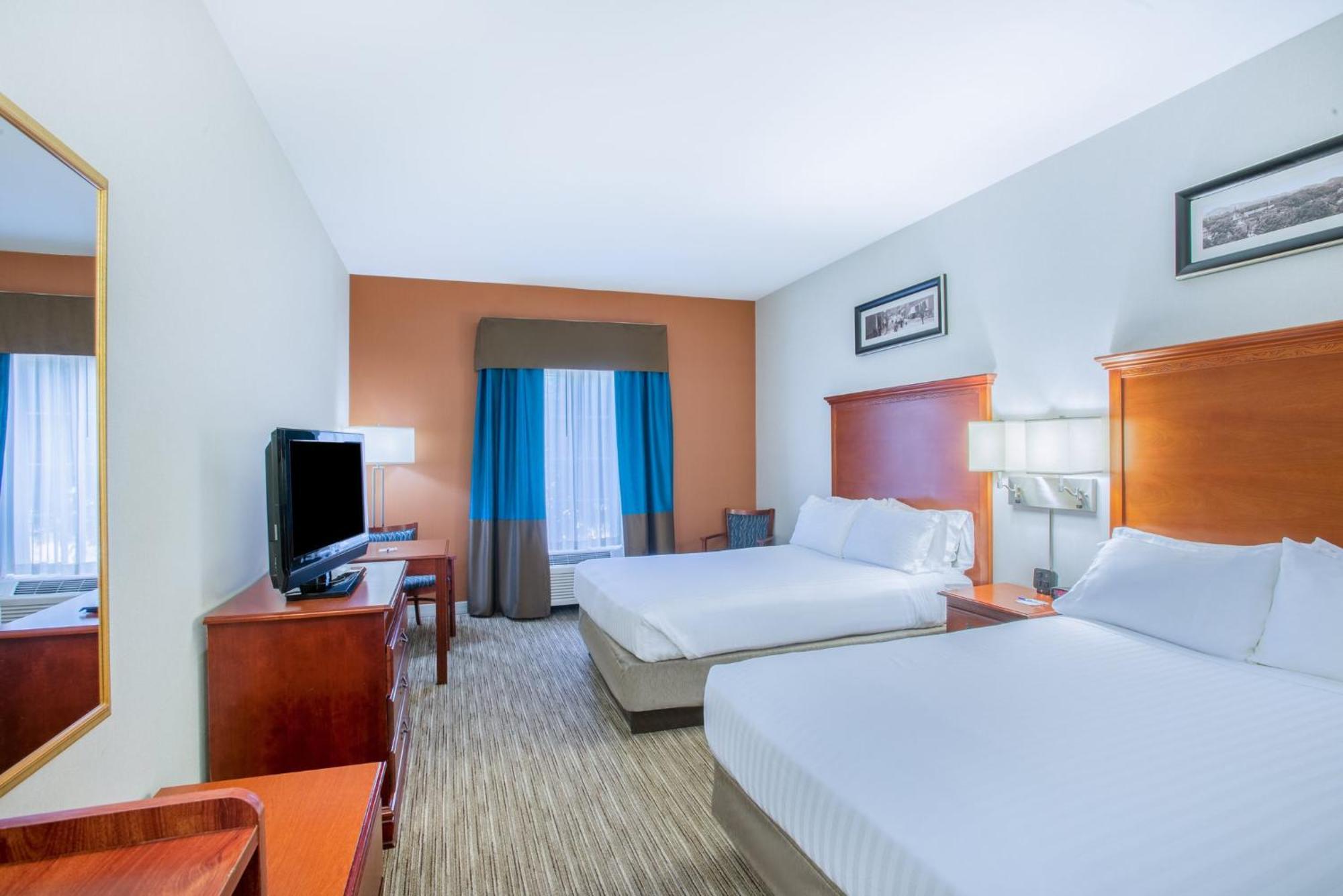 Holiday Inn Express Hotel & Suites Brattleboro By Ihg Extérieur photo