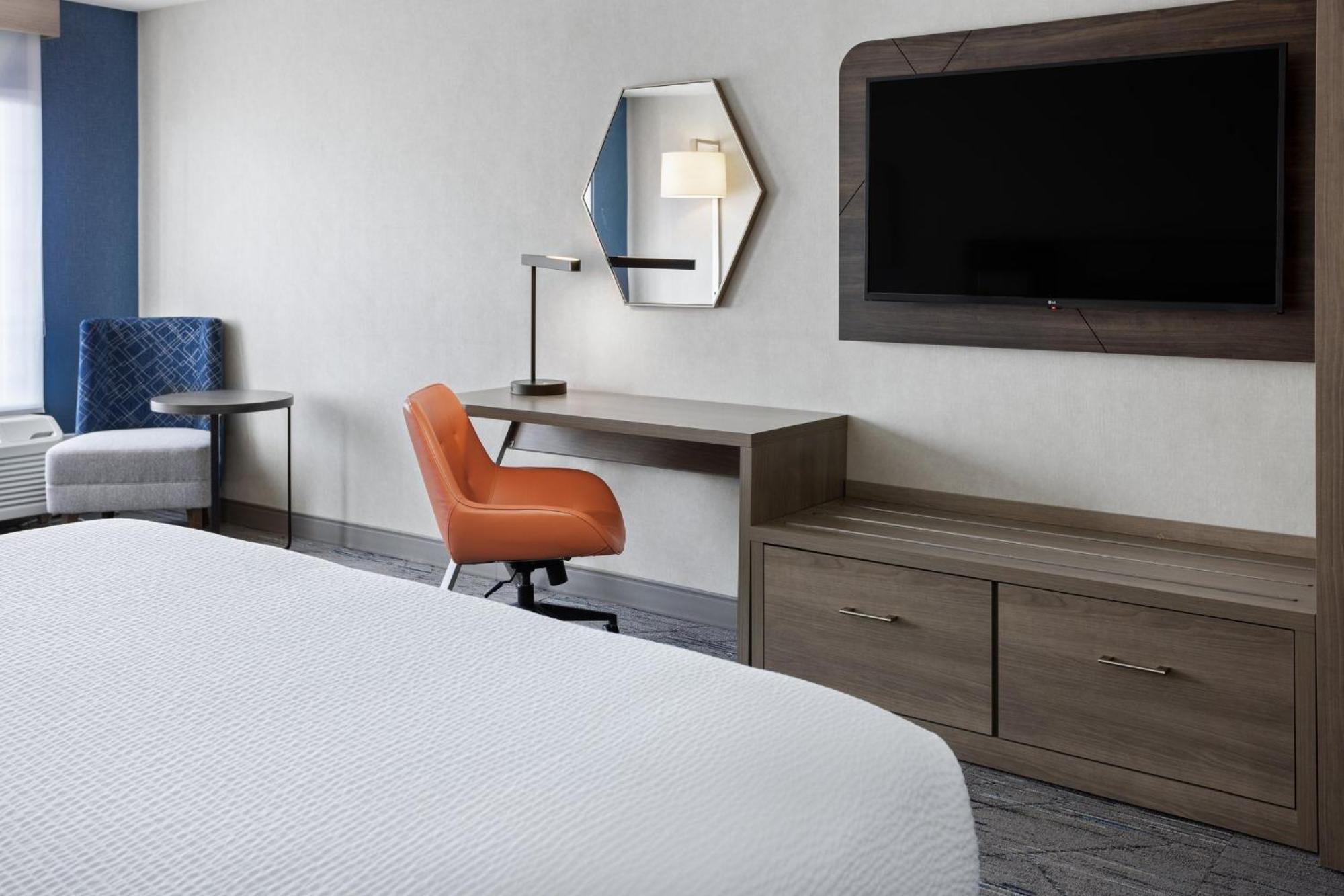 Holiday Inn Express Hotel & Suites Brattleboro By Ihg Extérieur photo