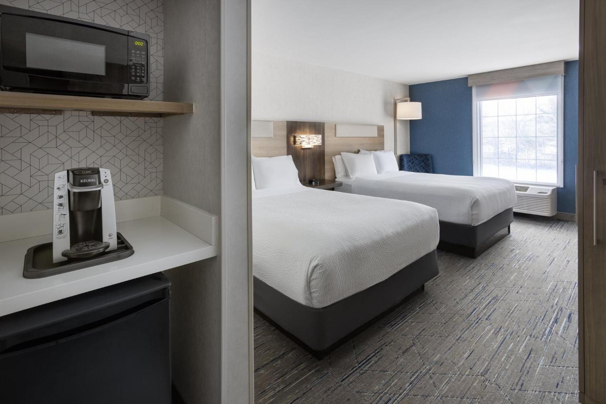 Holiday Inn Express Hotel & Suites Brattleboro By Ihg Extérieur photo