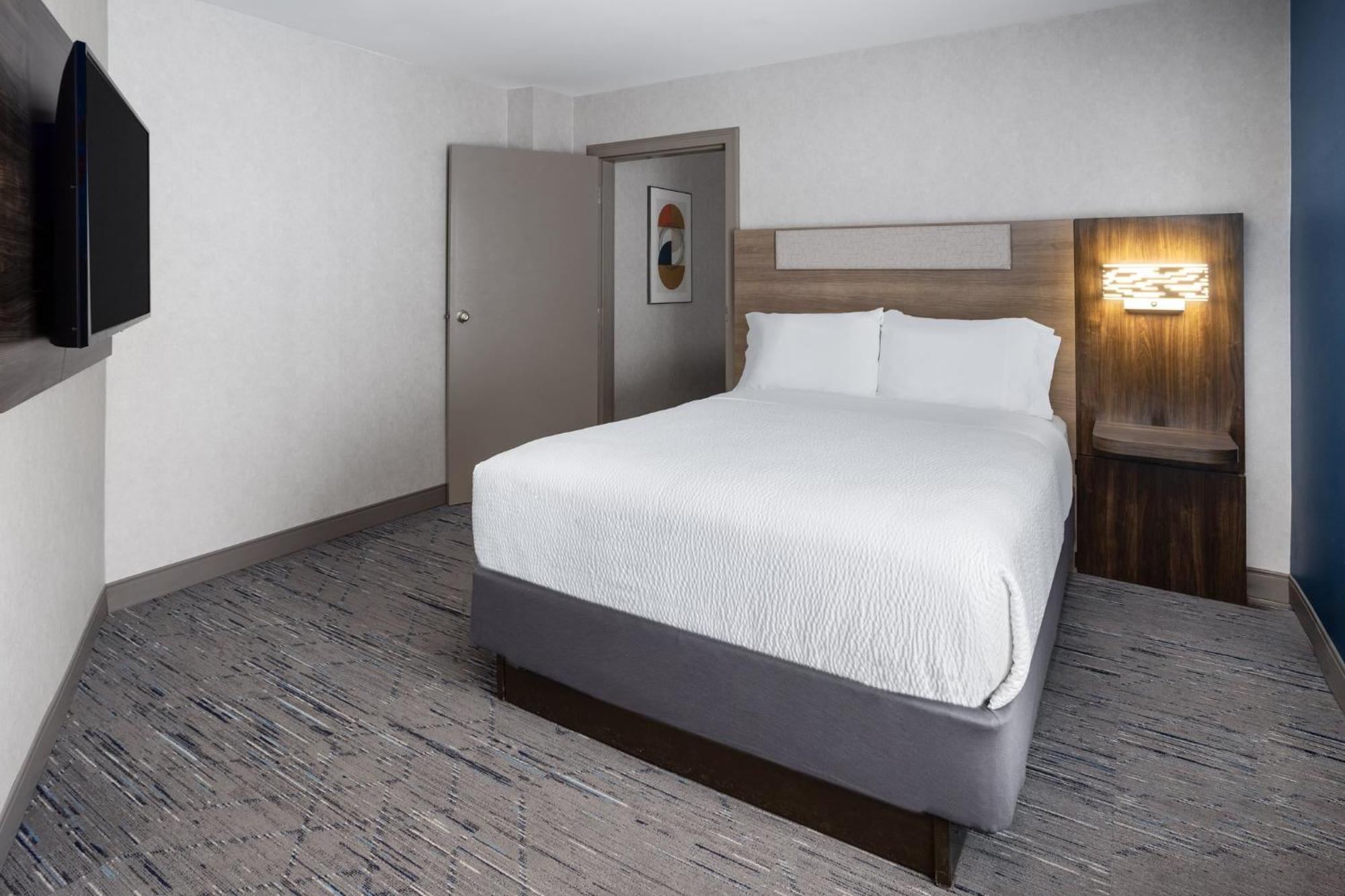 Holiday Inn Express Hotel & Suites Brattleboro By Ihg Extérieur photo