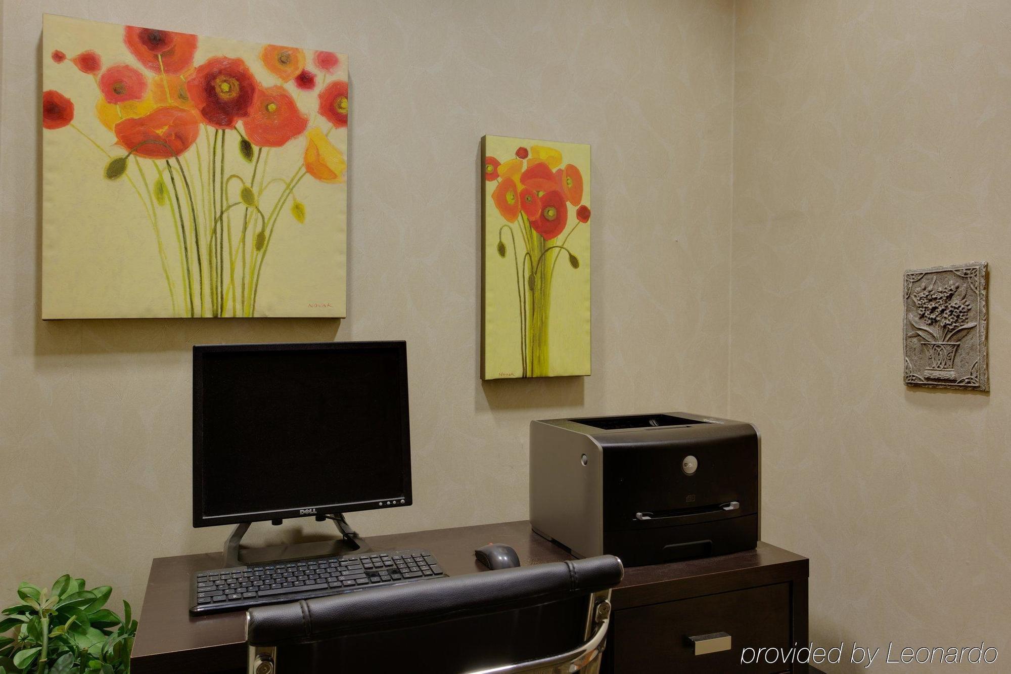 Holiday Inn Express Hotel & Suites Brattleboro By Ihg Extérieur photo